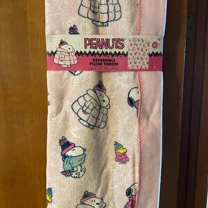 PEANUTS Snoopy Woodstock Reversible Throw Blanket 50x70 Puffer Jacket Soft Pink